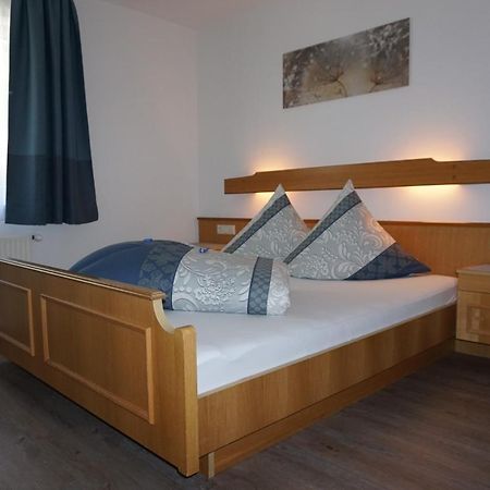 Apartamento Haus Bergheimat Sankt Leonhard im Pitztal Exterior foto